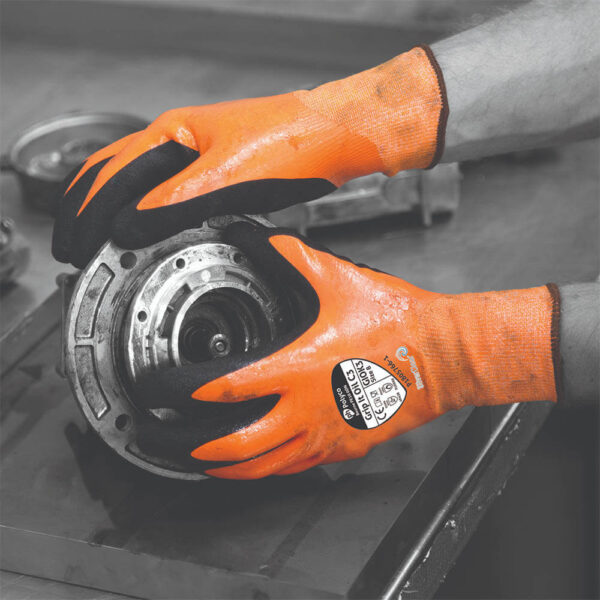 Polyco Grip It Oil C3 Cut Resistant Nitrile Gloves